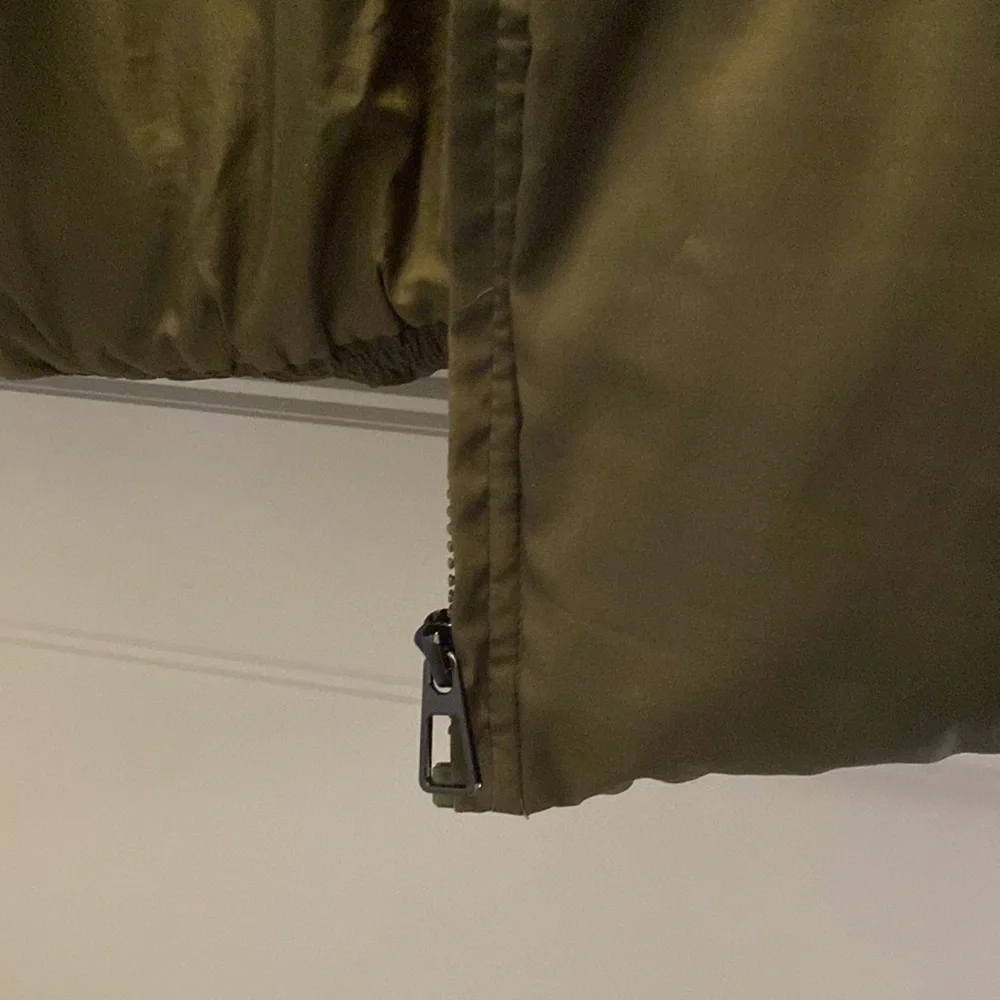 Amazon Olive Green Puffer Jacket - Picture 4 of 4